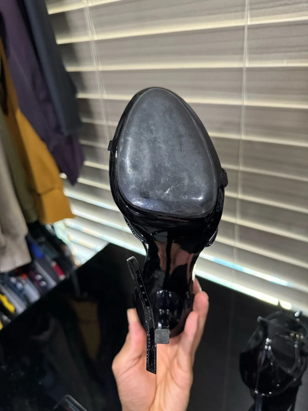 Saint Laurent Black Patent Leather Logo T-Strap Sandals - Picture 4 of 4